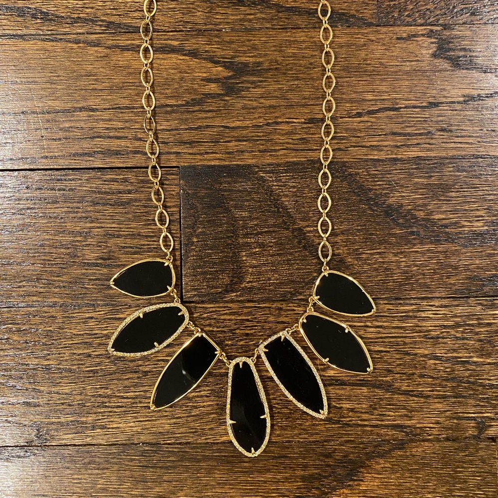 Stella & Dot Statement Necklace w. Pave Crystals.